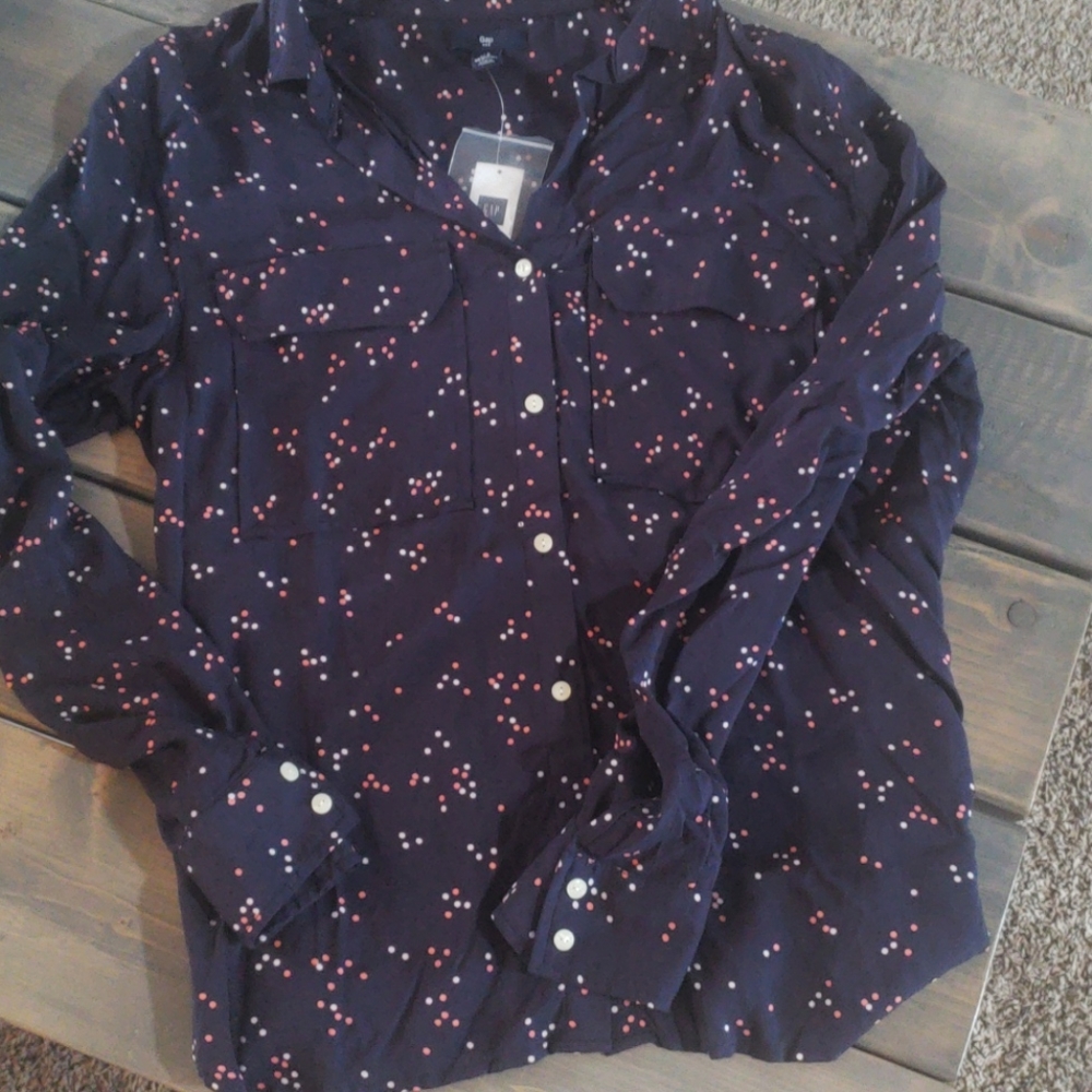 Gap M button down shirt